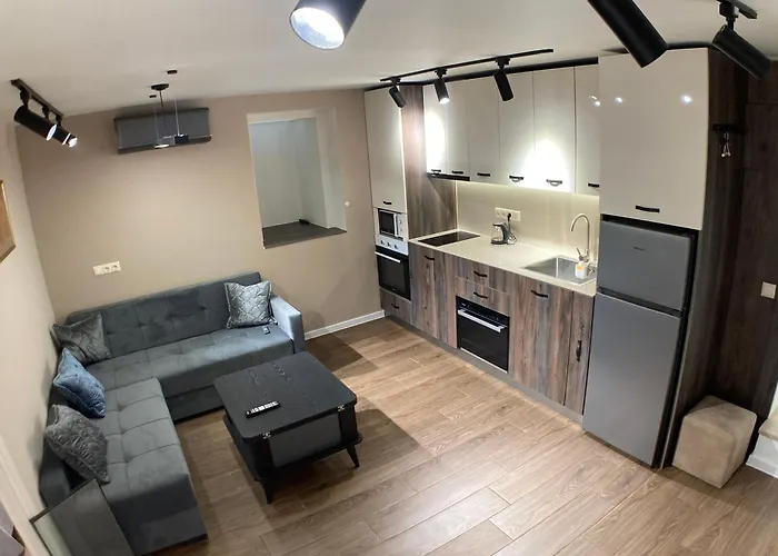 A Cozy And Comfortable Semi-Basement Apartment