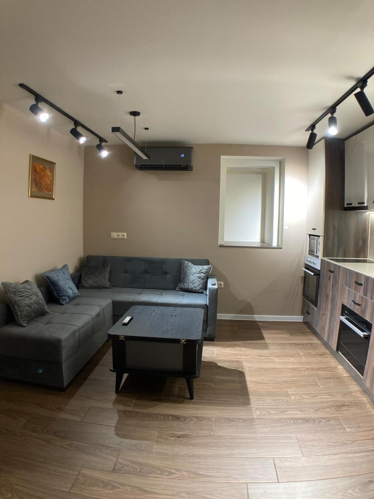 A Cozy And Comfortable Semi-basement * Tbilisi