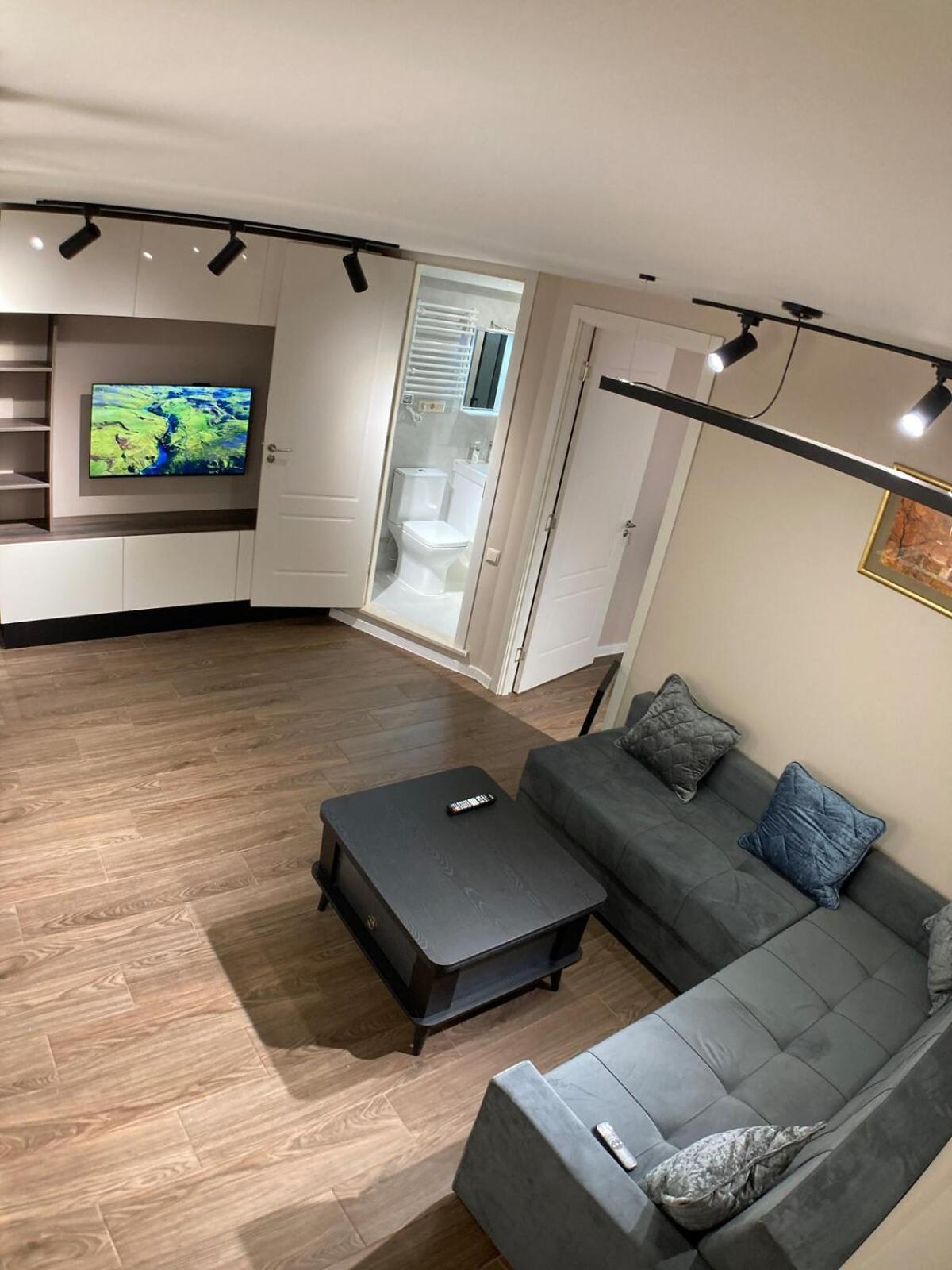 A Cozy And Comfortable Semi-basement