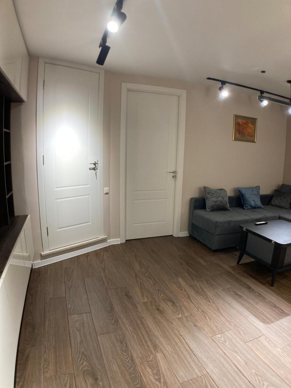 A Cozy And Comfortable Semi-basement * Tbilisi