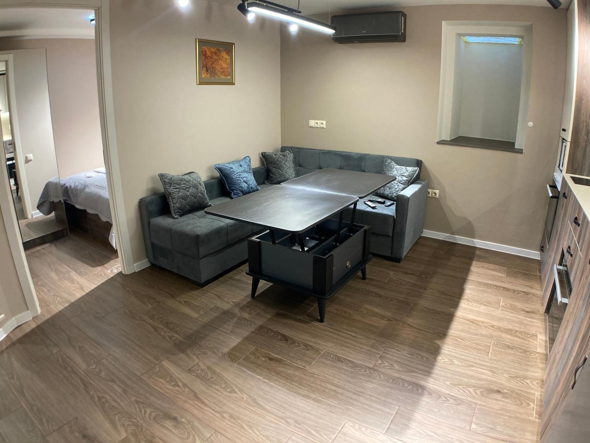 Apartment A Cozy And Comfortable Semi-basement *